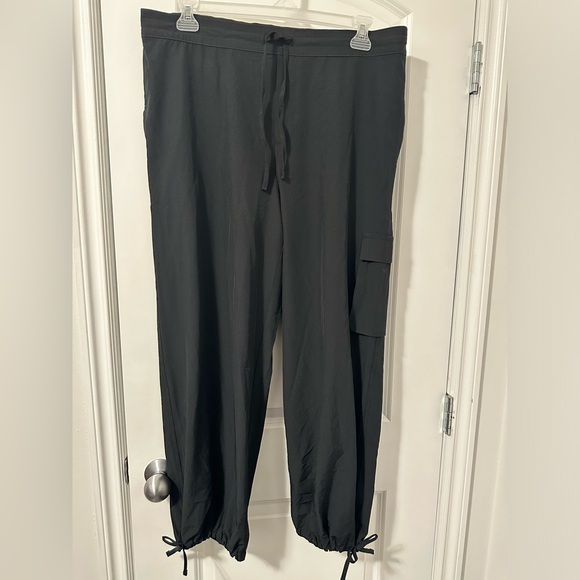 Women’s Old Navy Black Stretchtech Jogger Pants, Size L - Picture 1 of 3